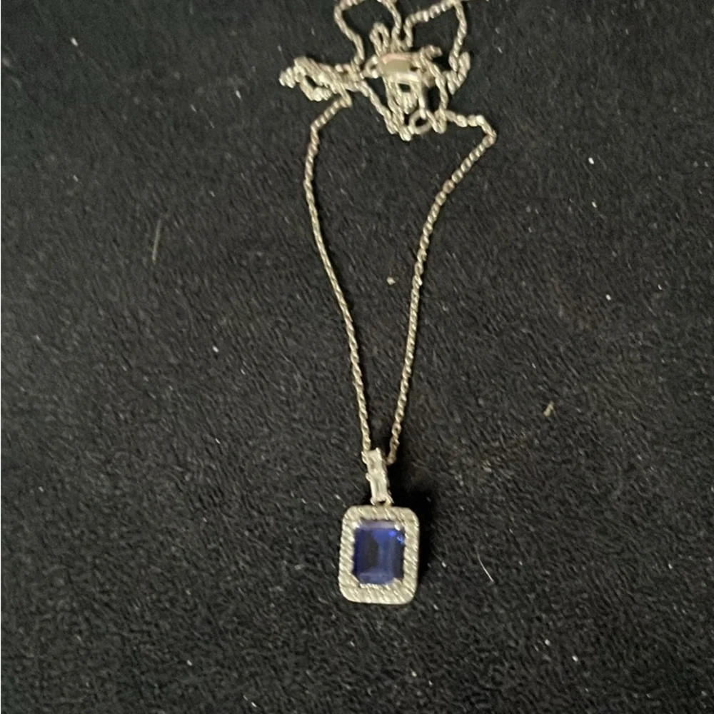 Kay Jewelers Sapphire Blue and Silver Ring with Necklace - Picture 6 of 6